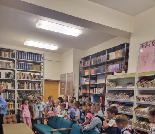 Gradsku biblioteku danas posjetili učenici prvog razreda Osnovne škole Duboki Potok