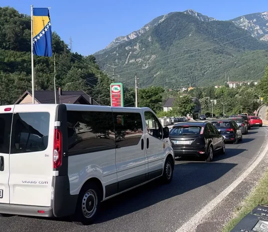BIHAMK najavljuje gužve pred vikend, radovi i magla usporavaju vožnju
