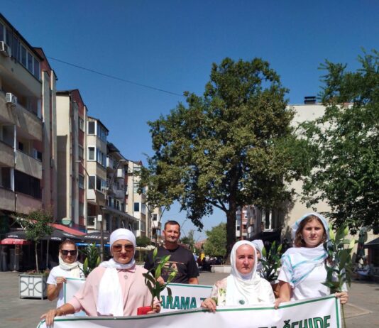 U Srebreniku održana mirna šetnja u znak sjećanja na žrtve genocida u Srebrenici