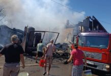Požar kod Živinica uništio kuću i firmu: Bez egzistencije ostalo 14 porodica