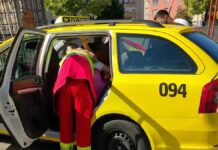 Nesvakidašnji događaj u Sarajevu: Žena rodila u taksiju