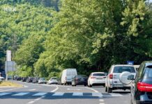 Gužve i zastoji na cestama BiH, duge kolone na GP Izačić i Velika Klauša