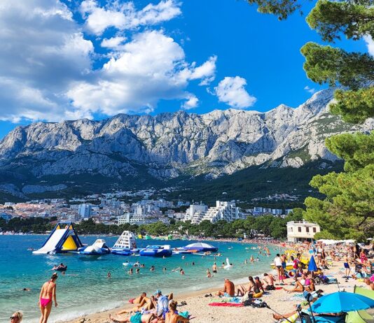 Makarska ograničila prodaju alkohola nakon 21 sat: Građani podijeljenih mišljenja
