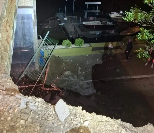 Zbog obrušavanja dijela mosta, od noćas je obustavljen saobraćaj na graničnom prelazu Gradiška