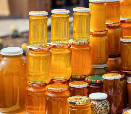 Med sve skuplji: Pčelari zadovoljni prinosima, kilogram do 30 KM