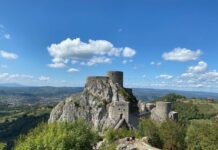 Servisne informacije: U dvije saobraćajne nezgode, dva lica lakše povrijeđena
