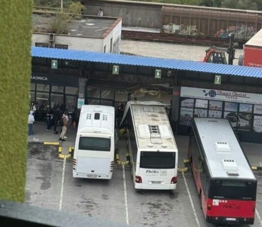 Na autobuskoj stanici u Živinicama povrijeđene tri osobe