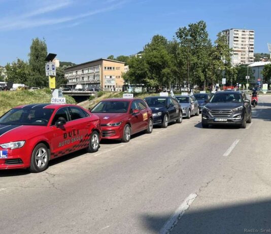 Protest autoškola u Tuzli