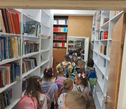 Gradska biblioteka ugostila prvačiće O.Š. Tinja