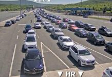 Duge kolone na izlazu iz BiH, na pojedinim cestama potpune obustave