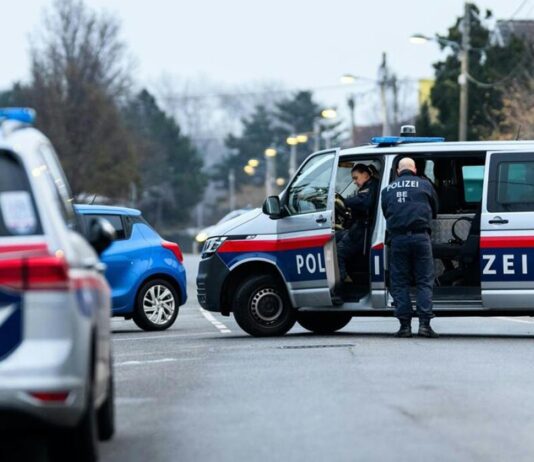 Bosanac (23) divljao ulicama Linza: Policija ga zaustavila nakon potjere, oduzeti mu automobil i vozačka dozvola