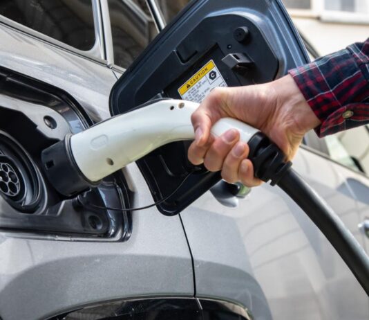 Objavljen javni poziv: Građanima i firmama do 12.000 KM za električni automobil