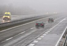 Vlažni kolovozi i opasnost od odrona, duge kolone na prijelazima Velika Kladuša i Izačić