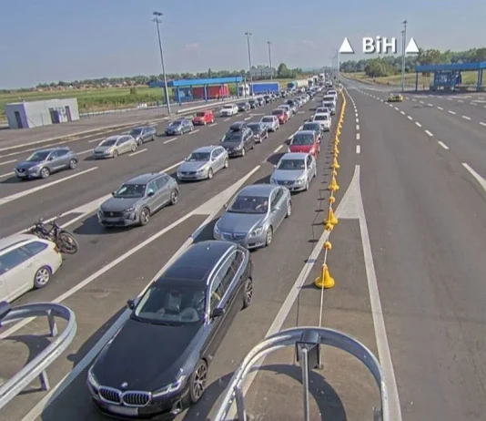 Stanje na putevima u BiH: Duge kolone vozila na graničnim prijelazima