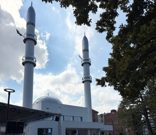 Hiljade vjernika u Srebreniku na svečanom otvorenju Čaršijske džamije