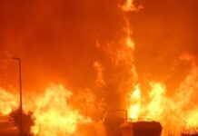 Tri hrvatska državljanina i Poljakinja podmetnuli 10 požara na hrvatskoj obali, u kućama im našli oružje