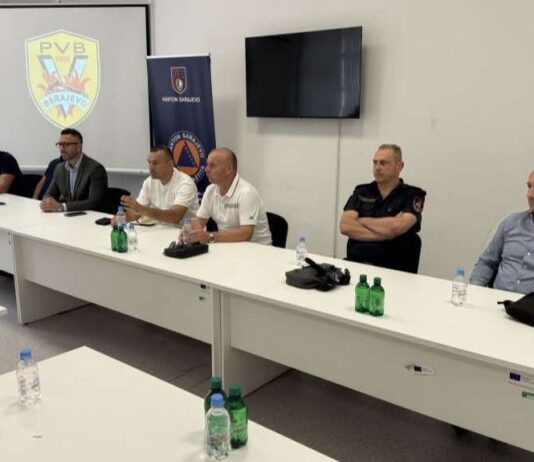Profesionalni vatrogasci u FBiH traže povoljnije uslove za penziju, a inicijativu će danas u Sarajevu predati Federalnoj upravi civilne zaštite