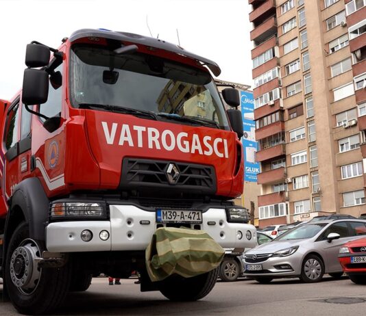 Tragedija u Tuzli: Vatrogasac preminuo nakon gašenja požara
