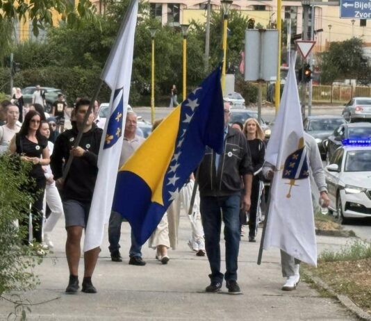 Tuzla će i ove godine koračati za žrtve Genocida: Poziv građanima na mirnu šetnju „8372 za Srebrenicu“