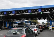 Granični prijelaz Županja: Kod državljanina BiH pronađena veća količina neprijavljene gotovine u eurima, francima i dolarima.