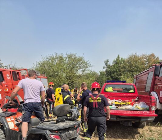 Srebrenički vatrogasci pomagali kolegama u gašenju požara u Kalesiji